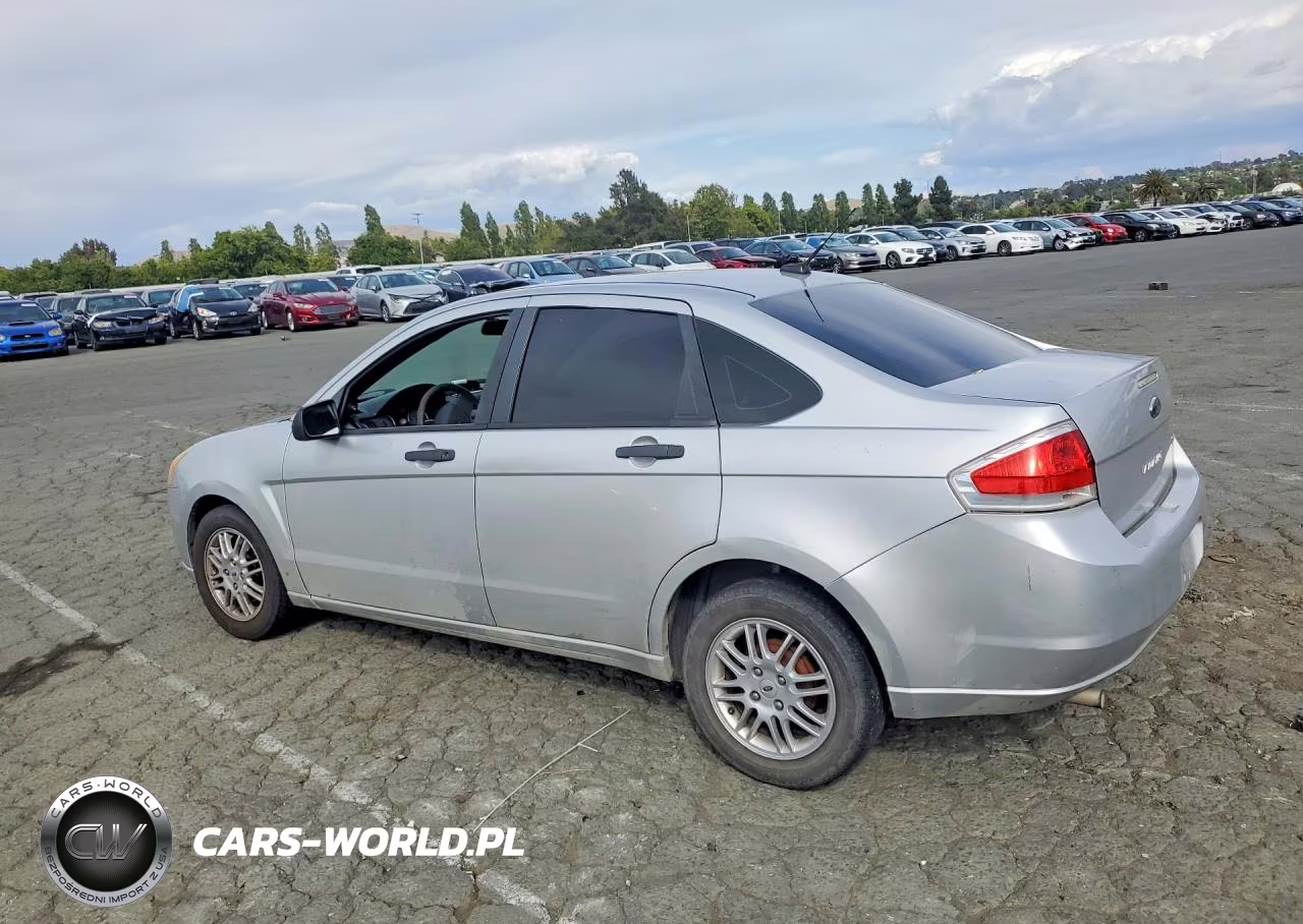FORD FOCUS VIN:1FAHP3FN8BW185567 - 2