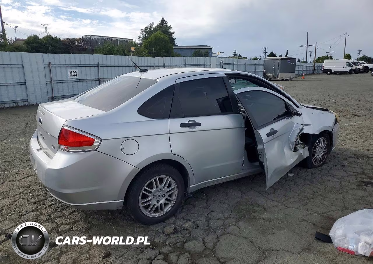 FORD FOCUS VIN:1FAHP3FN8BW185567 - 3