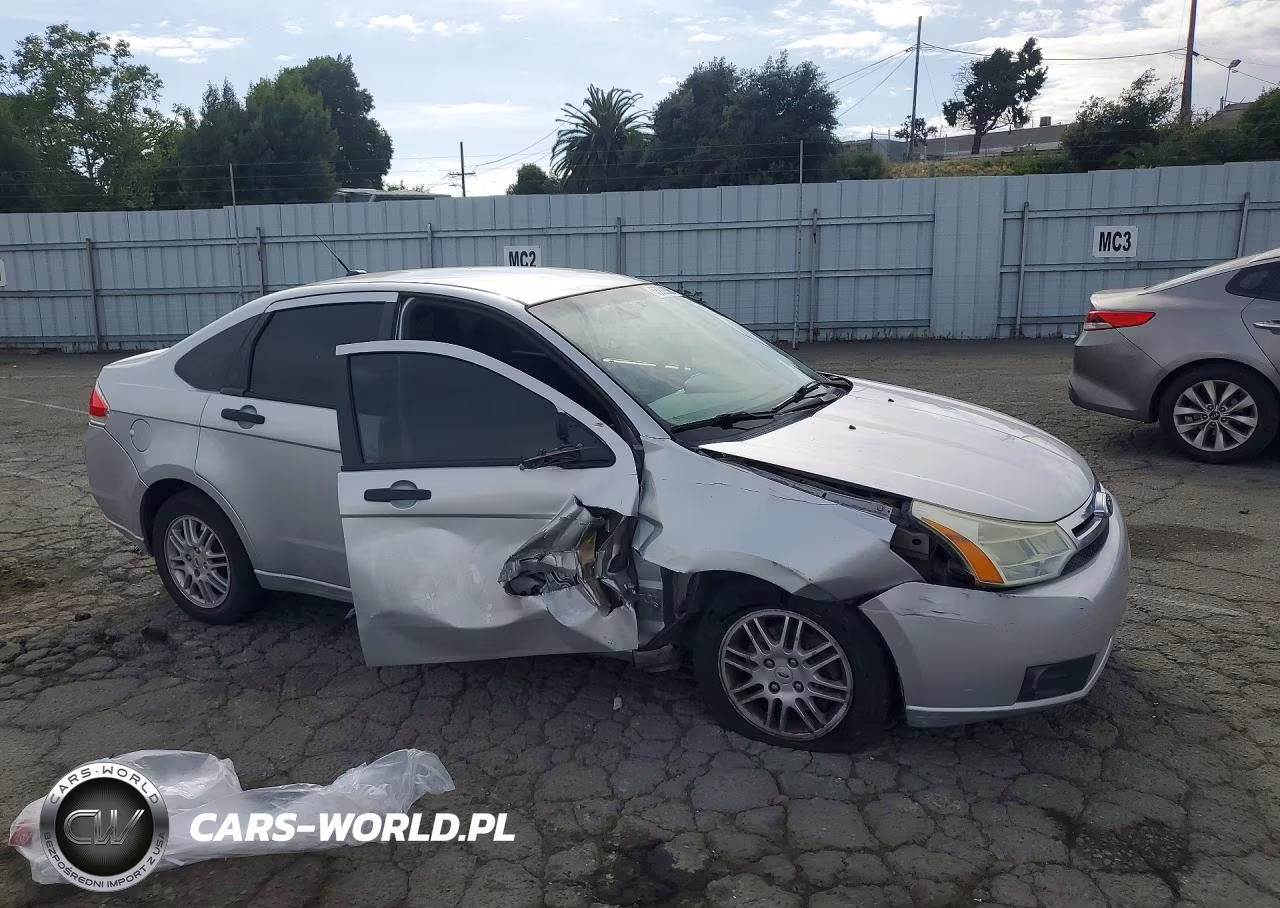 FORD FOCUS VIN:1FAHP3FN8BW185567 - 4