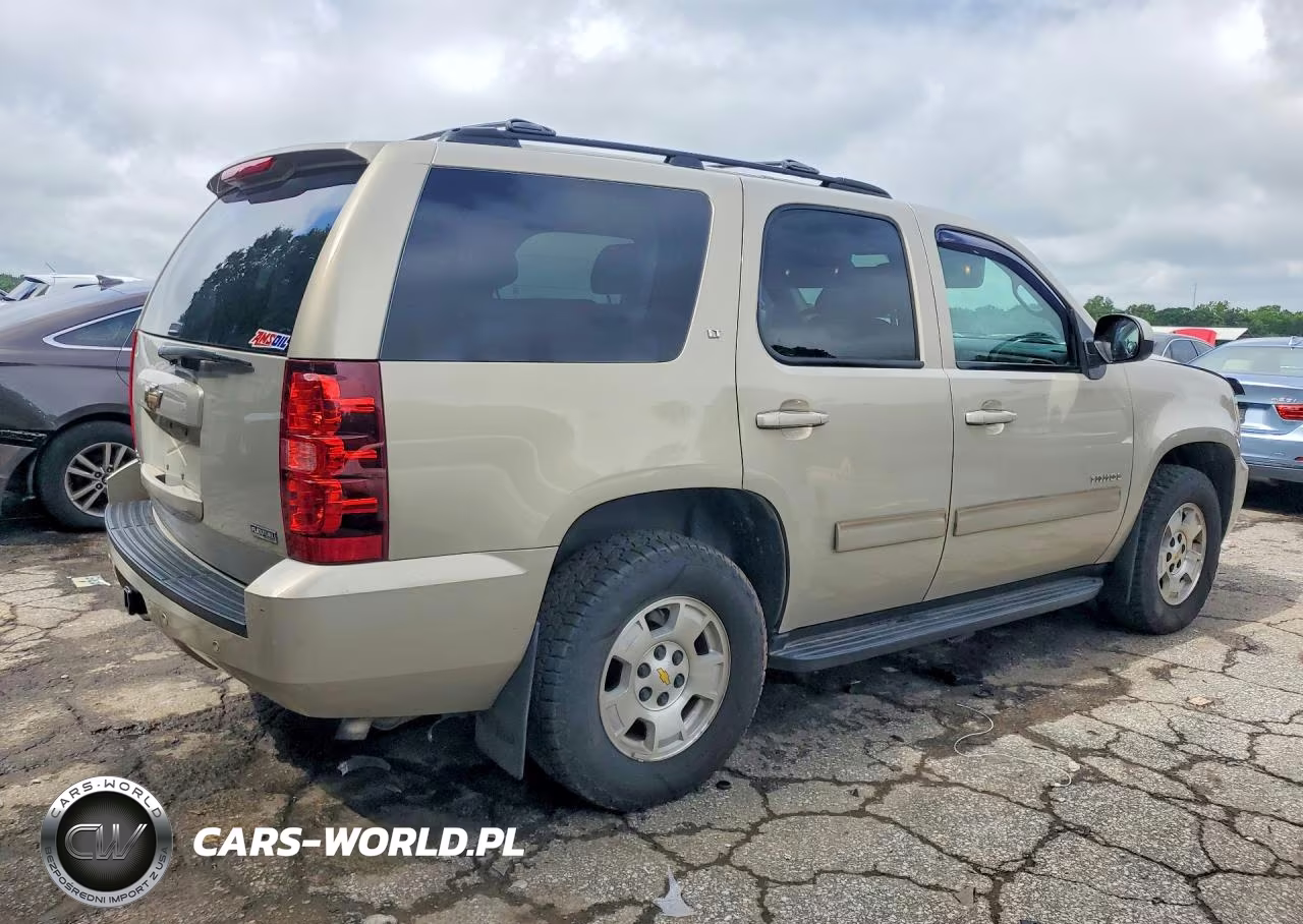 2010 Chevrolet Tahoe Lt VIN:1GNMCBE35AR215255 - 3