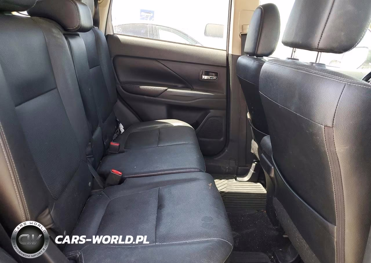 2014 Mitsubishi Outlander VIN:JA4AD3A32EZ015597 - 10