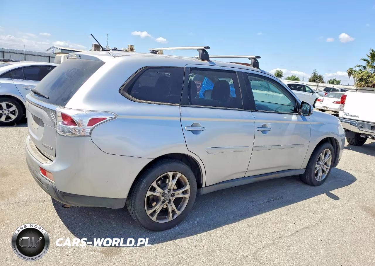 2014 Mitsubishi Outlander VIN:JA4AD3A32EZ015597 - 3