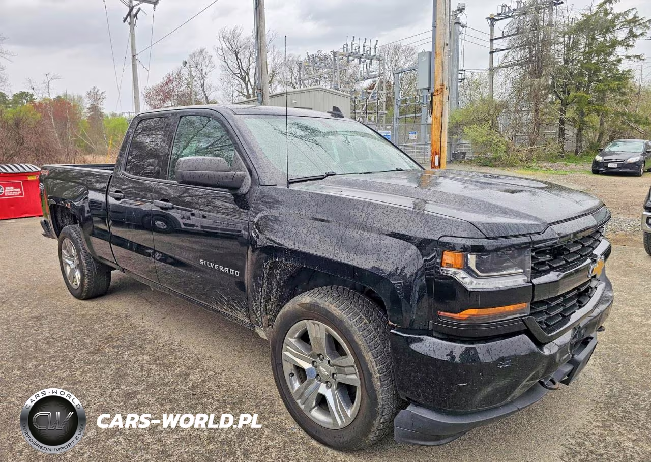2017 Chevrolet Silverado K1500 Custom