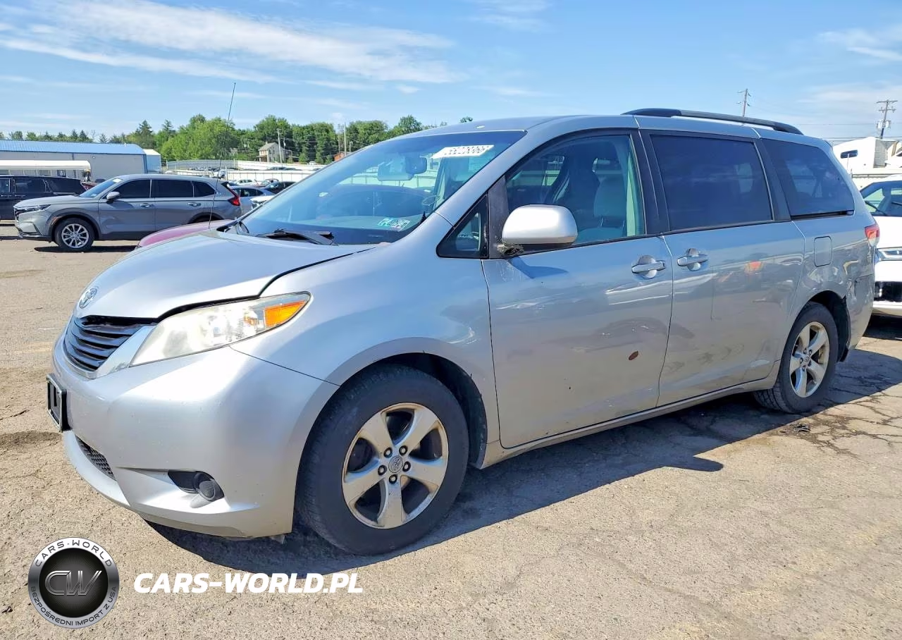 2011 Toyota Sienna Le