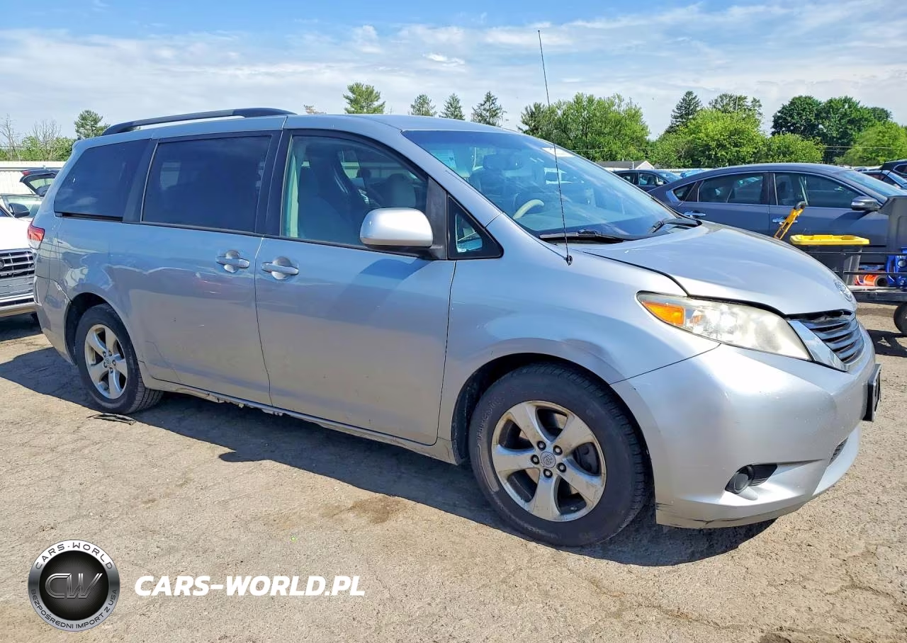 2011 Toyota Sienna Le VIN:5TDKK3DC4BS046889 - 4