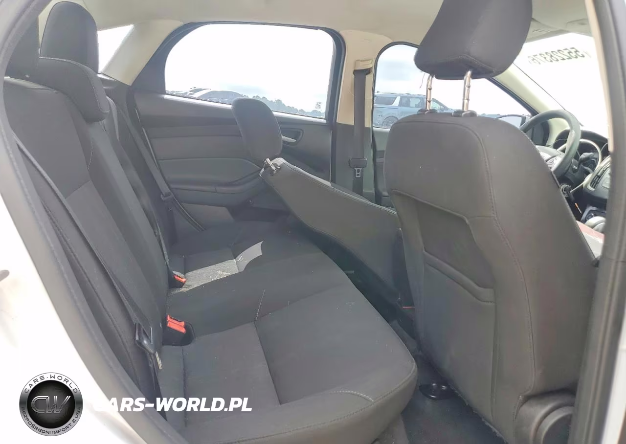 2017 Ford Focus Se VIN:1FADP3F28HL256247 - 10
