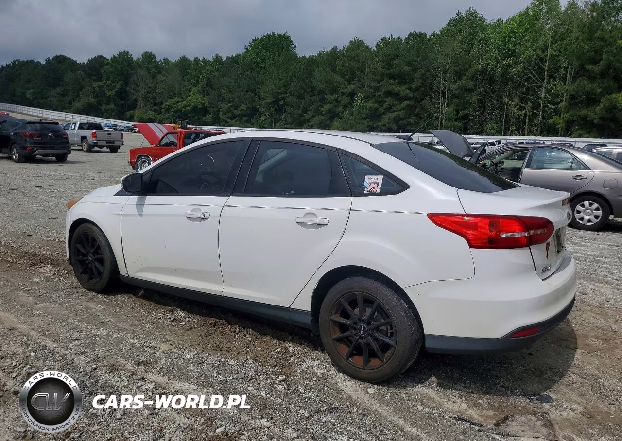 2017 Ford Focus Se VIN:1FADP3F28HL256247 - 2