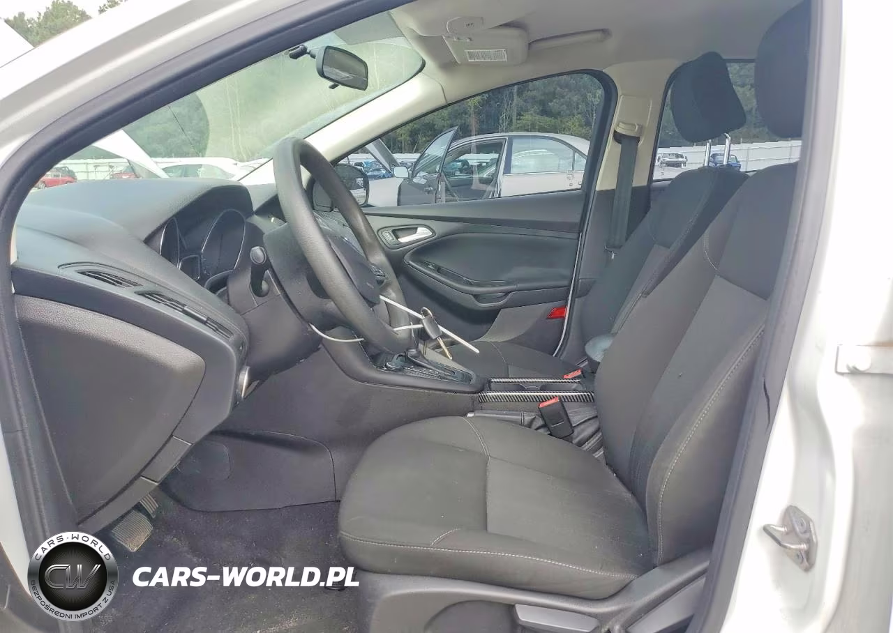 2017 Ford Focus Se VIN:1FADP3F28HL256247 - 7
