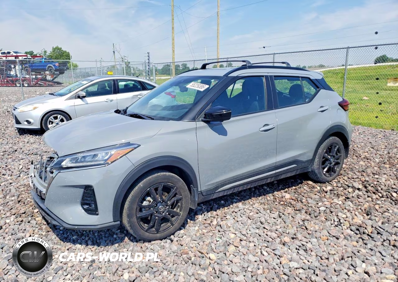 2021 Nissan Kicks Sr – zdjęcie 1 z 12