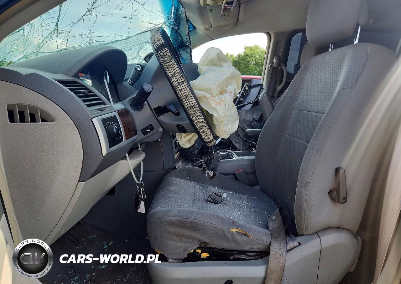 2010 Chrysler Town & Country Touring VIN:2A4RR5D13AR284576 - 7