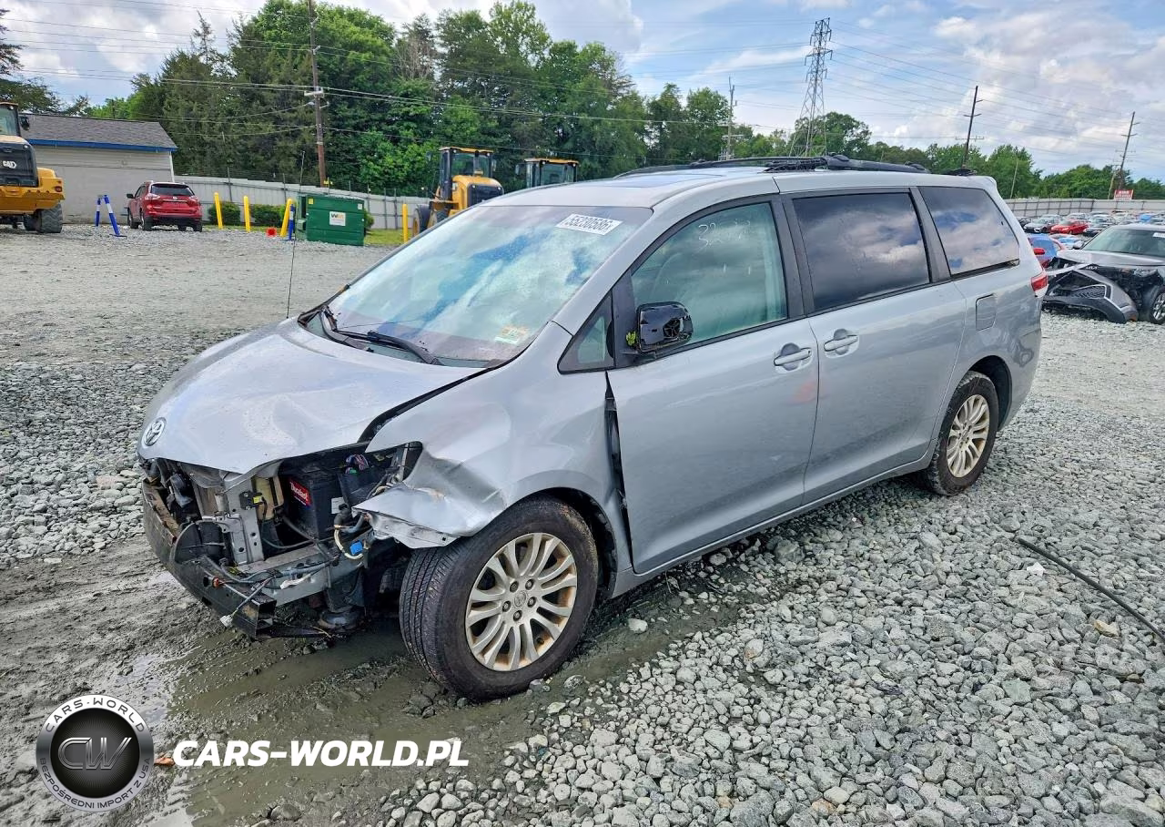 2014 Toyota Sienna Xle 8-Passenger