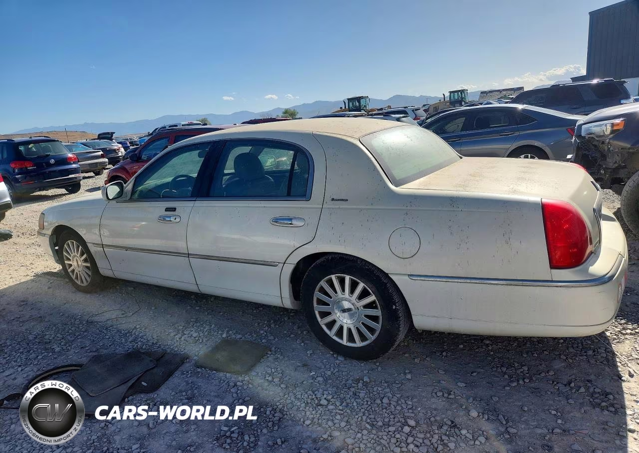 2003 Linc Town Car VIN:1LNHM81W63Y667181 - 2