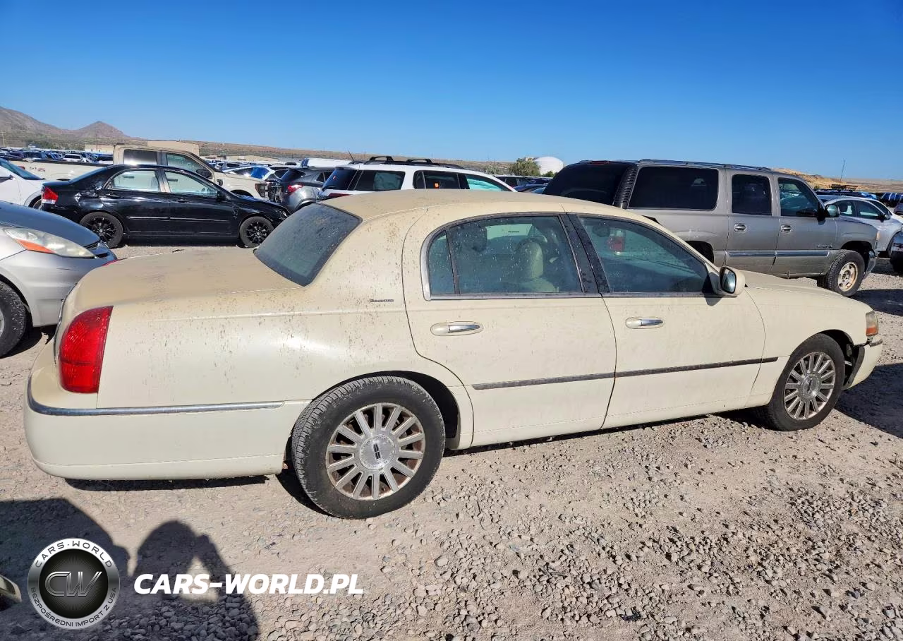 2003 Linc Town Car VIN:1LNHM81W63Y667181 - 3