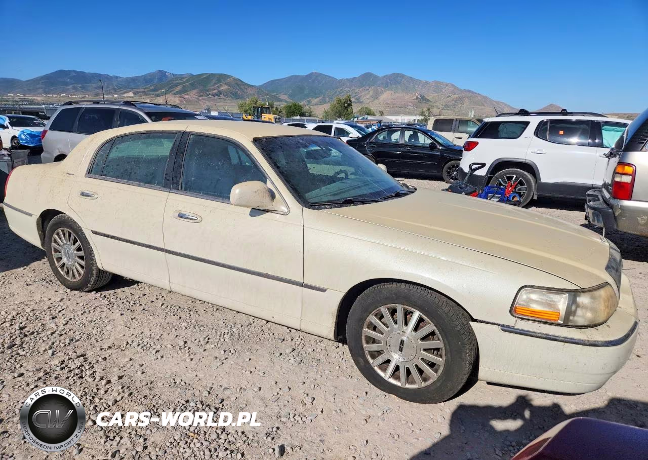 2003 Linc Town Car VIN:1LNHM81W63Y667181 - 4