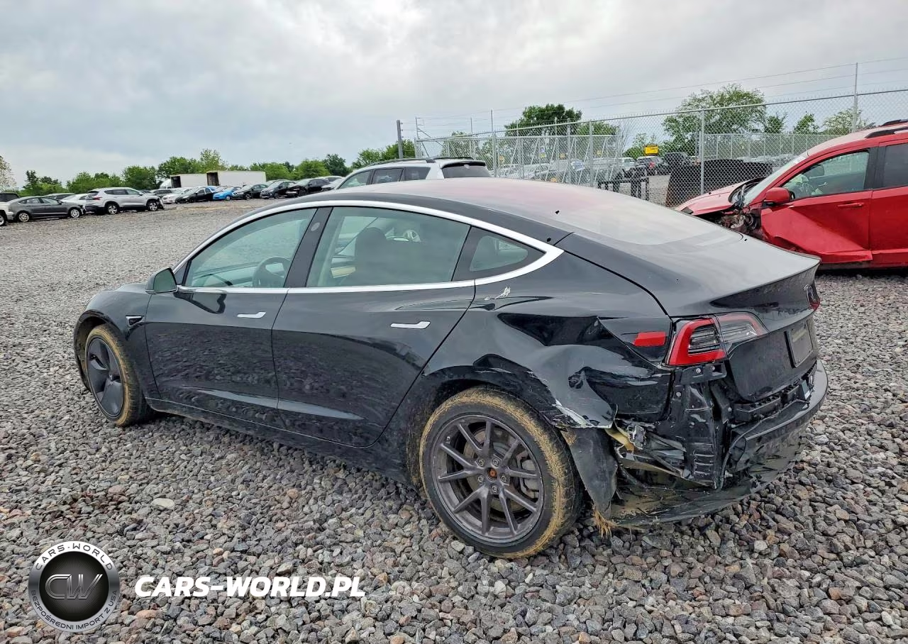 2018 Tesla Model 3 VIN:5YJ3E1EB3JF183704 - 2