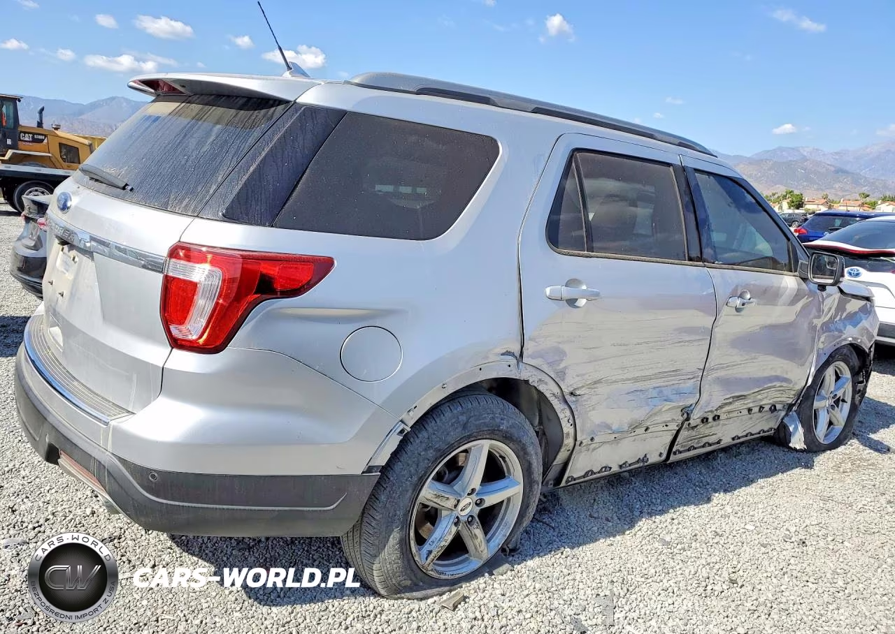 2018 Ford Explorer Xlt VIN:1FM5K7D81JGA14521 - 3