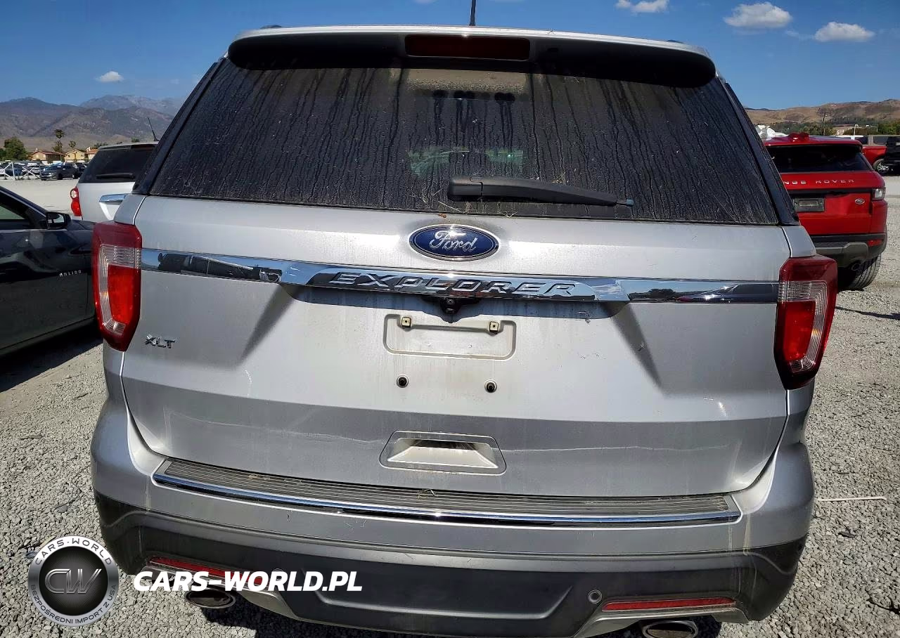 2018 Ford Explorer Xlt VIN:1FM5K7D81JGA14521 - 6