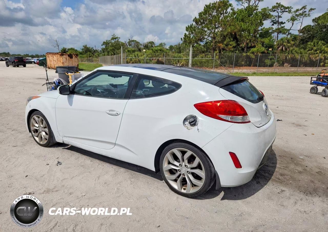 2015 Hyundai Veloster Base VIN:KMHTC6AD3FU237121 - 2