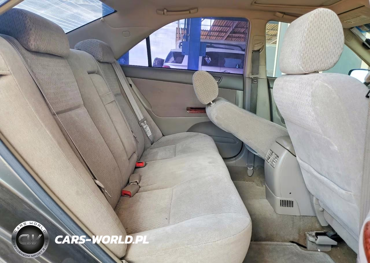 2002 Toyota Camry Xle VIN:JTDBE30K720075083 - 10