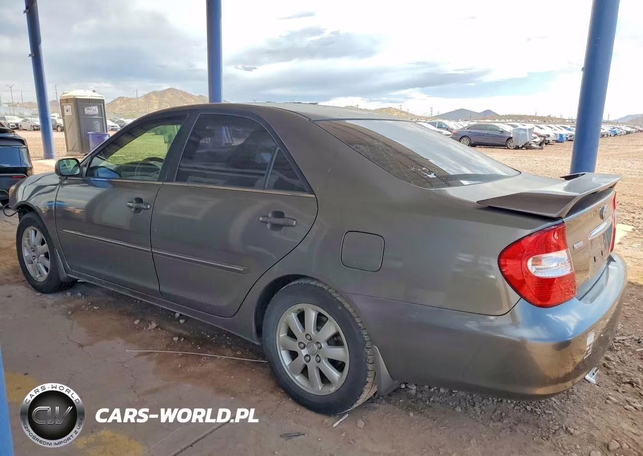 2002 Toyota Camry Xle VIN:JTDBE30K720075083 - 2