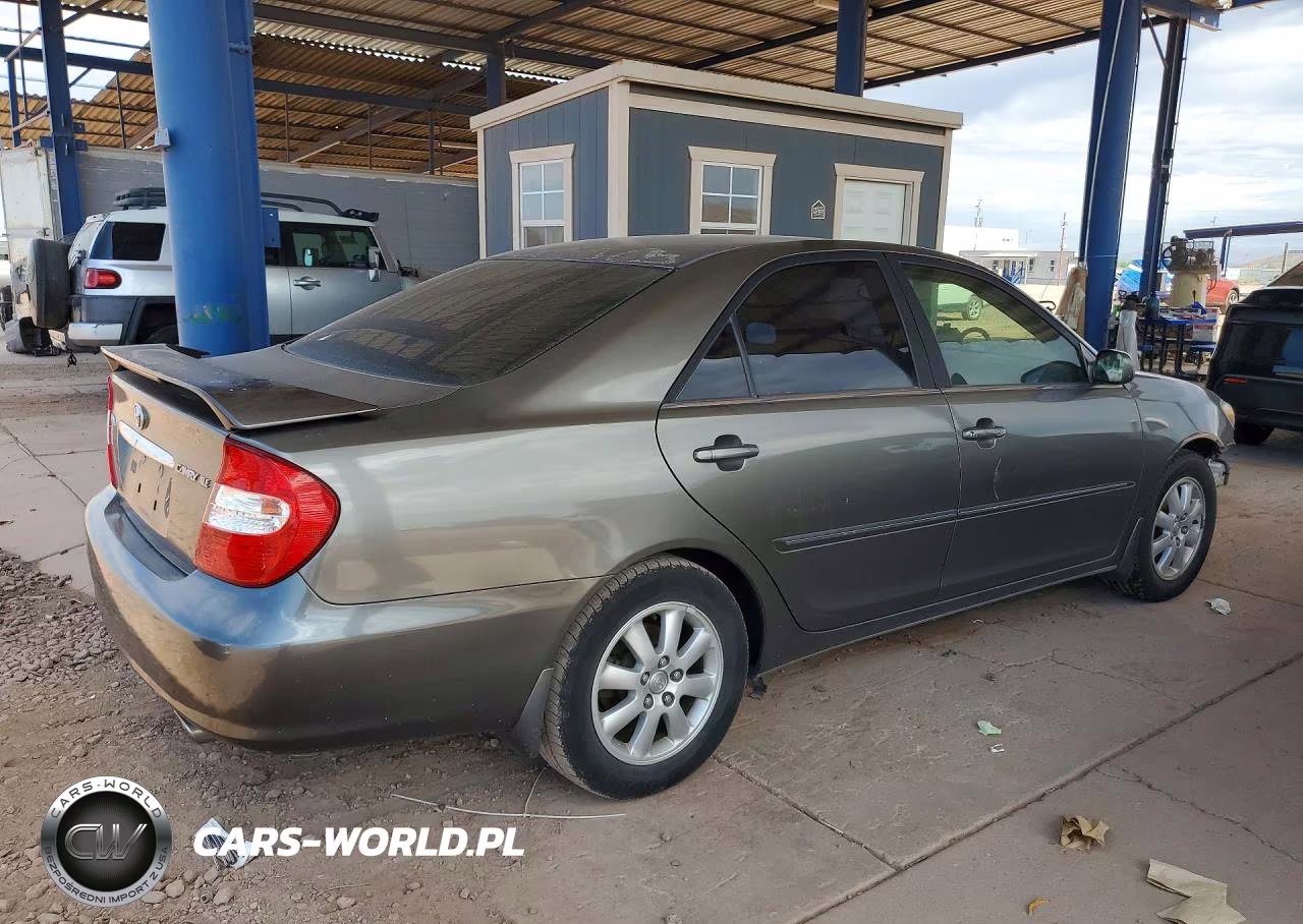 2002 Toyota Camry Xle VIN:JTDBE30K720075083 - 3