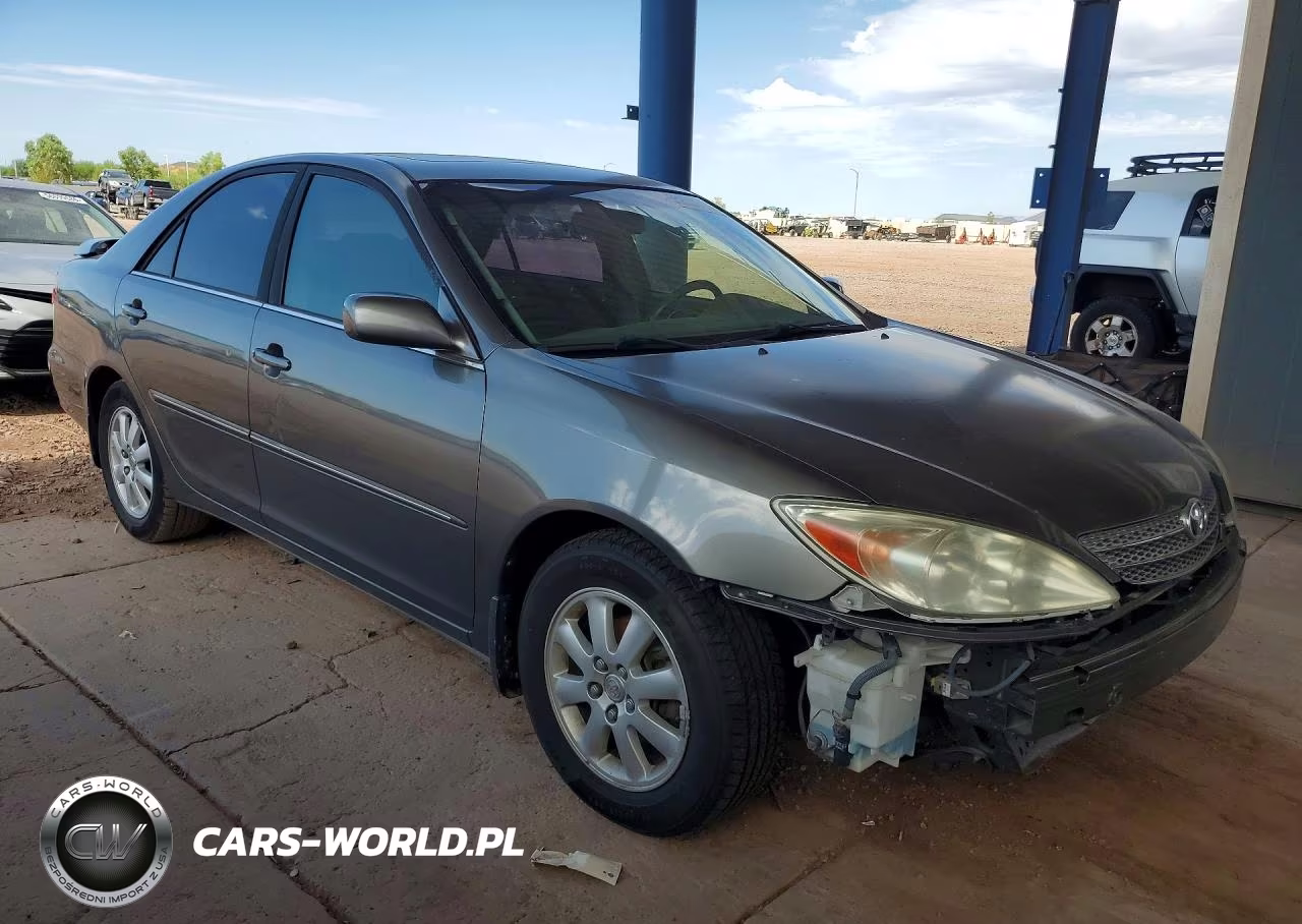 2002 Toyota Camry Xle VIN:JTDBE30K720075083 - 4