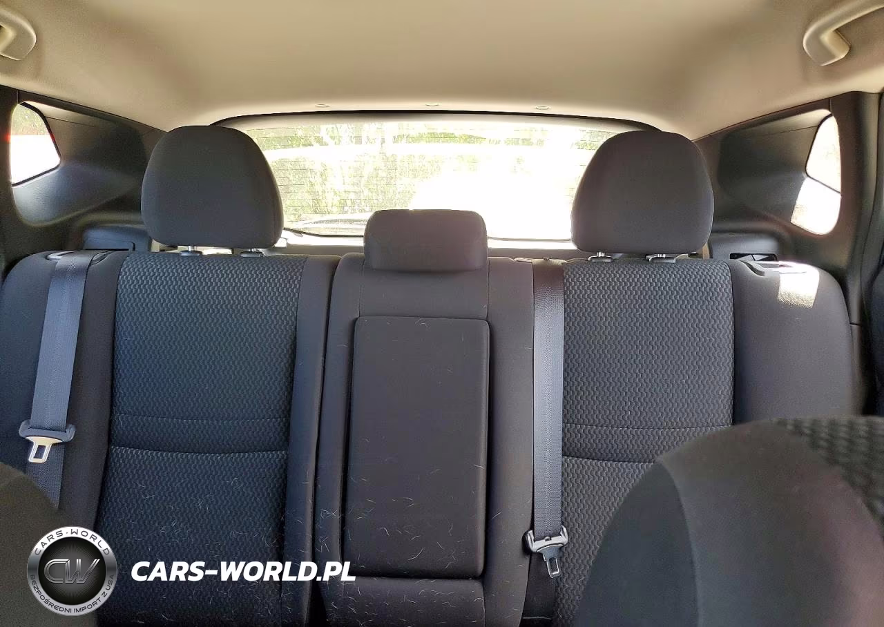 2018 Nissan Rogue Sport S VIN:JN1BJ1CR0JW284026 - 10