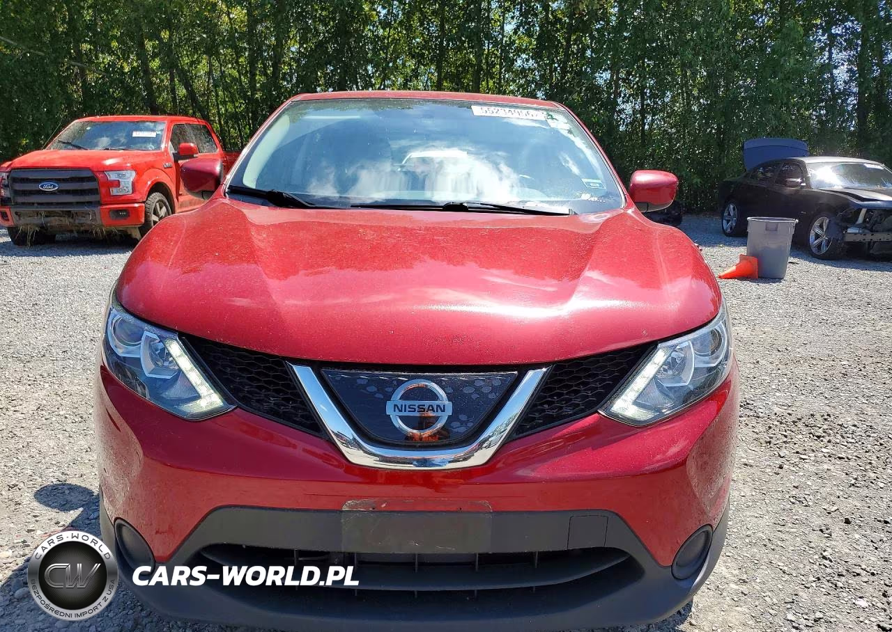2018 Nissan Rogue Sport S VIN:JN1BJ1CR0JW284026 - 5