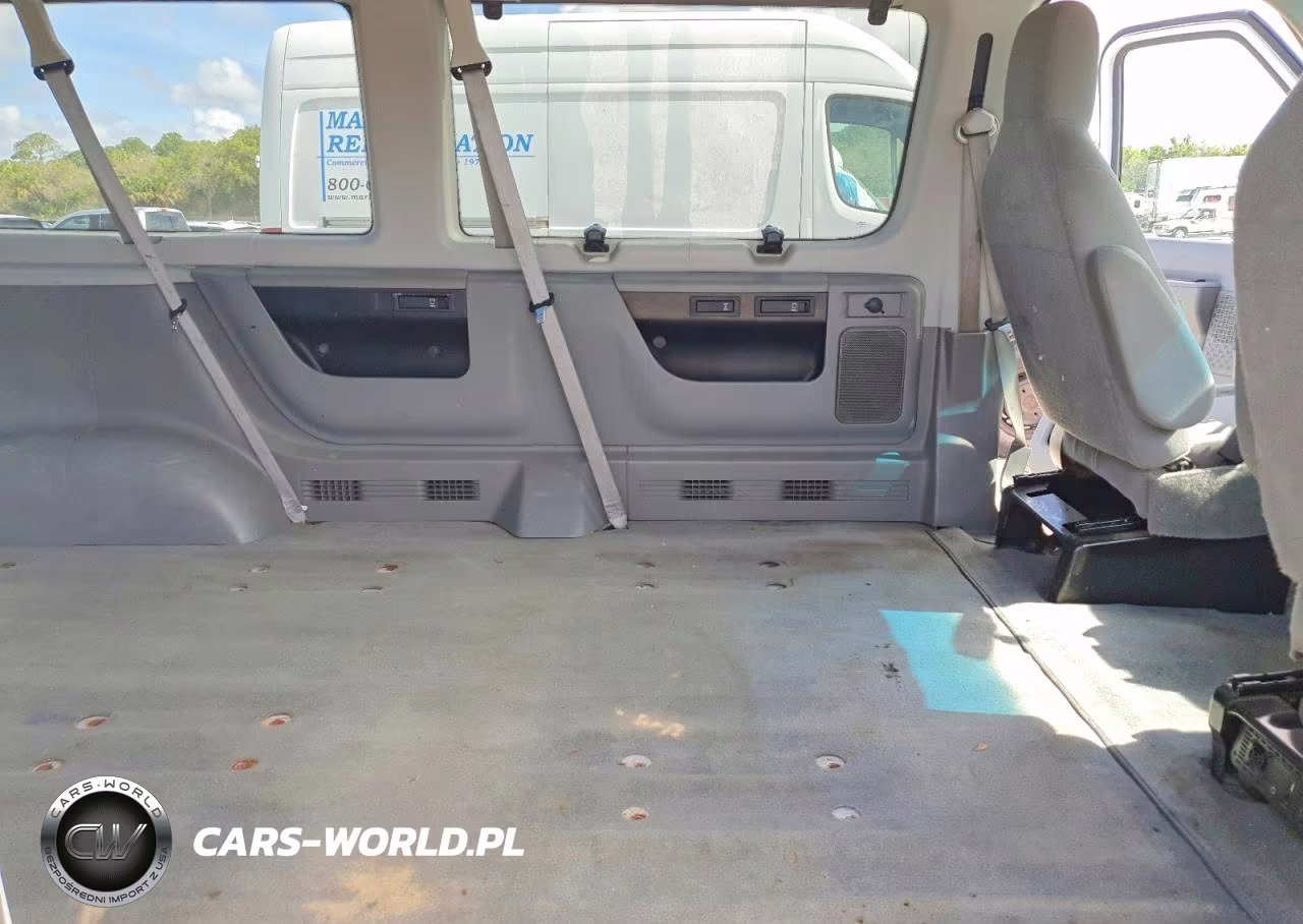 2011 Ford Econoline E350 VIN:1FBNE3BL7BDB18174 - 11