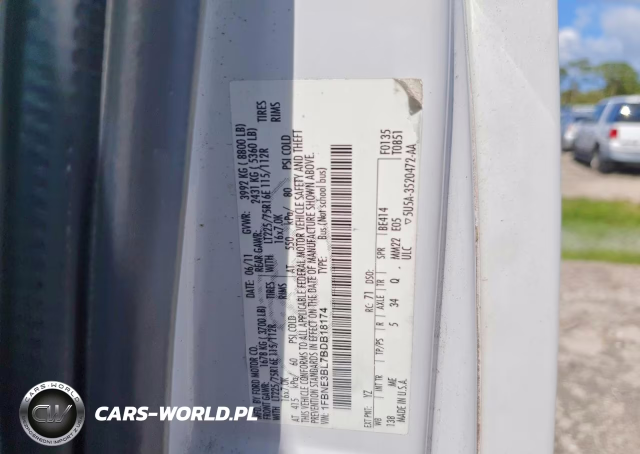 2011 Ford Econoline E350 VIN:1FBNE3BL7BDB18174 - 13