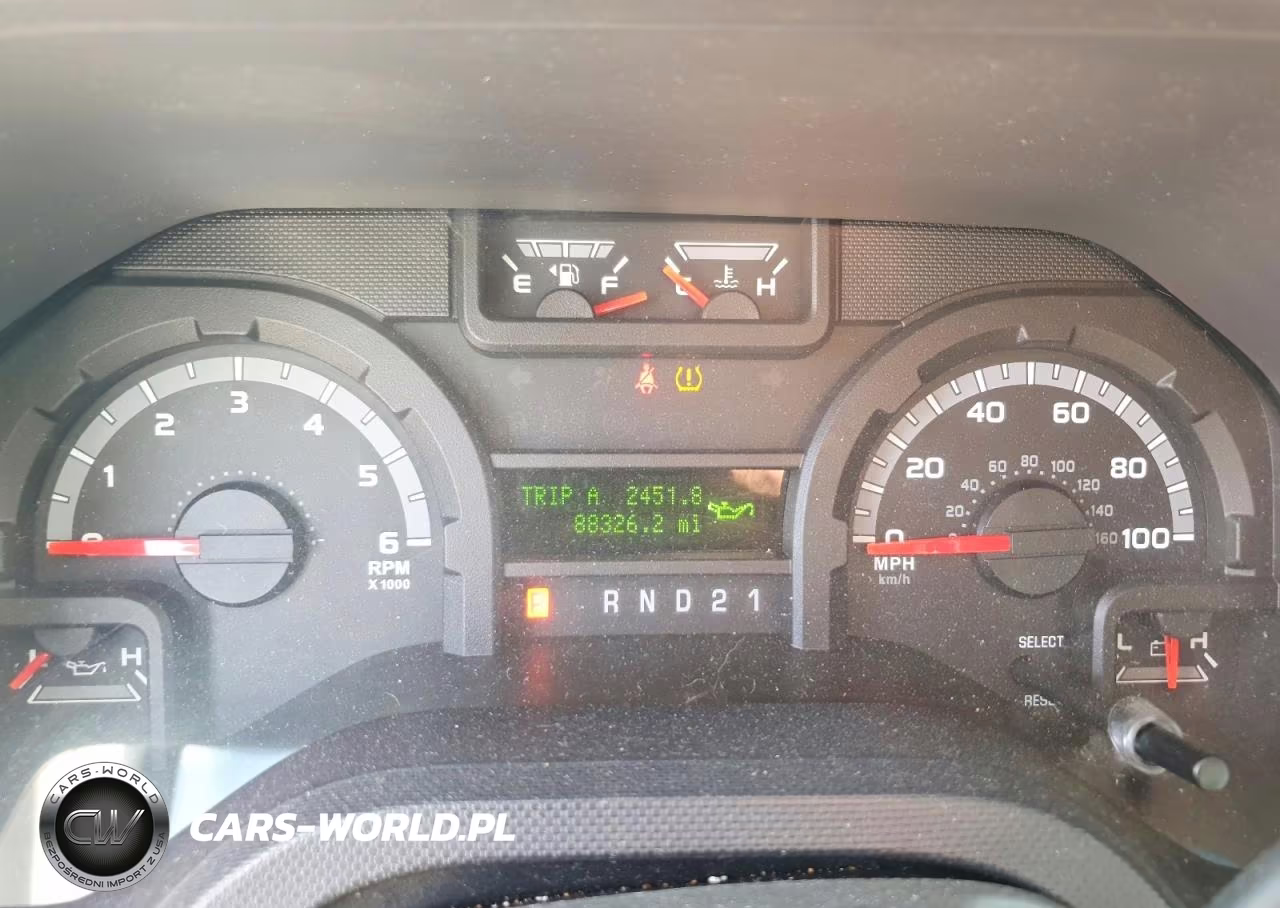 2011 Ford Econoline E350 VIN:1FBNE3BL7BDB18174 - 9