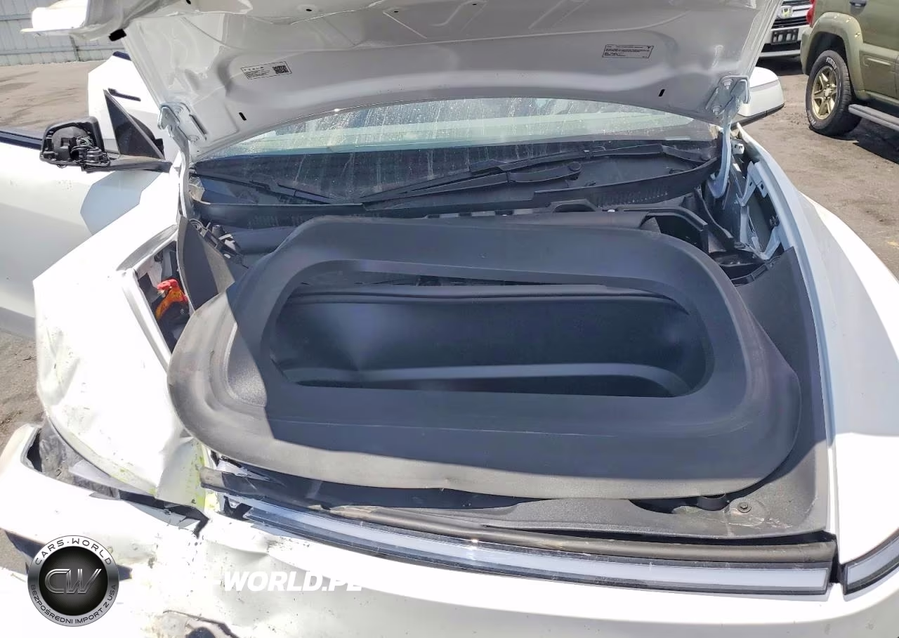 2026 Tesla Model Y VIN:7SAYGDEE6TF361283 - 12