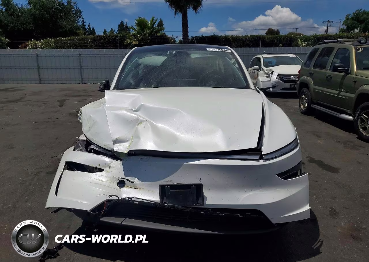 2026 Tesla Model Y VIN:7SAYGDEE6TF361283 - 5