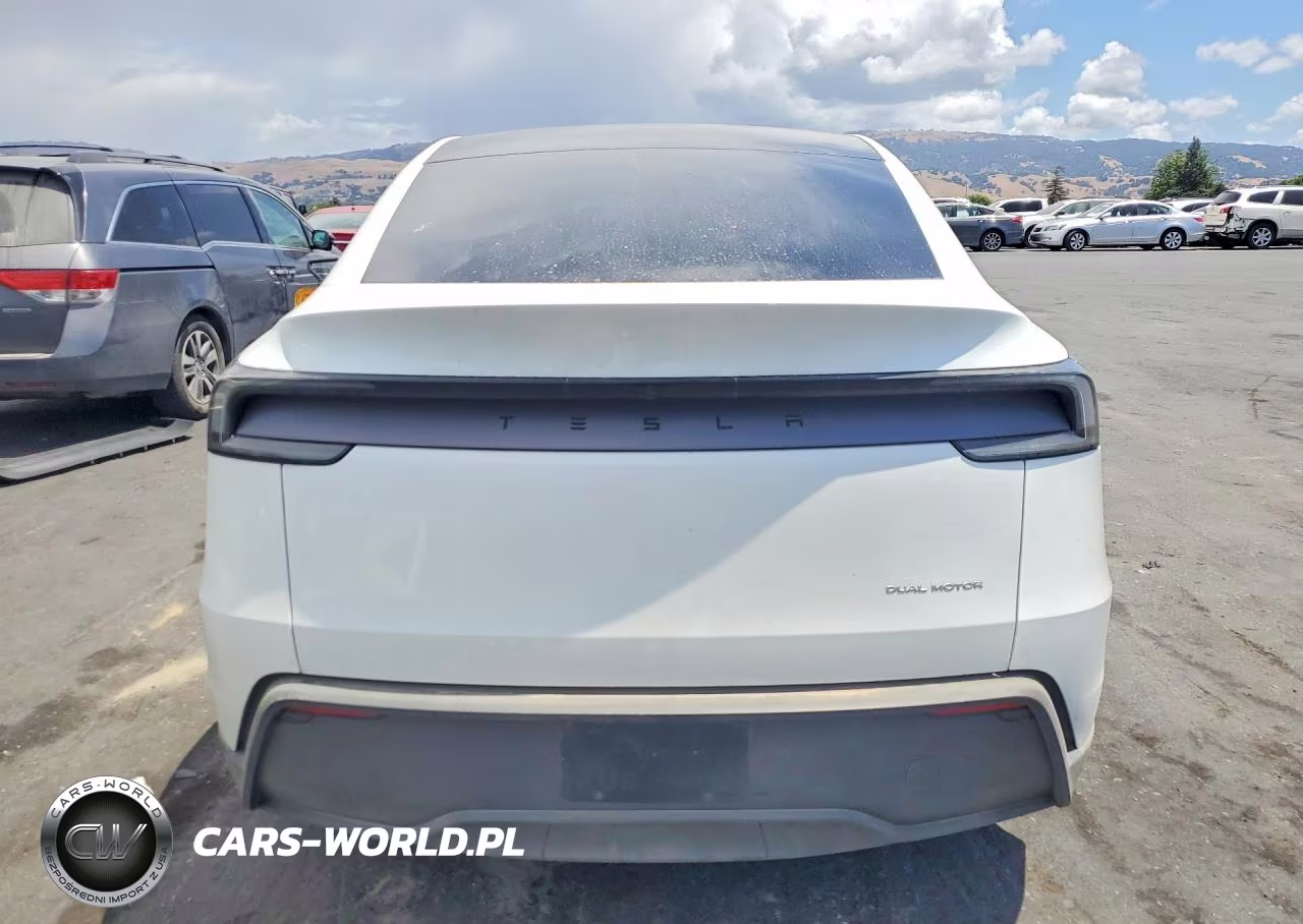 2026 Tesla Model Y VIN:7SAYGDEE6TF361283 - 6