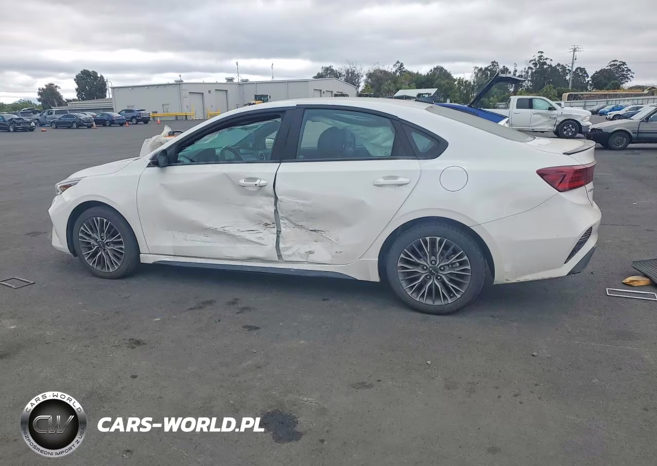 2024 Kia Forte Gt Line VIN:3KPF54AD2RE751710 - 2