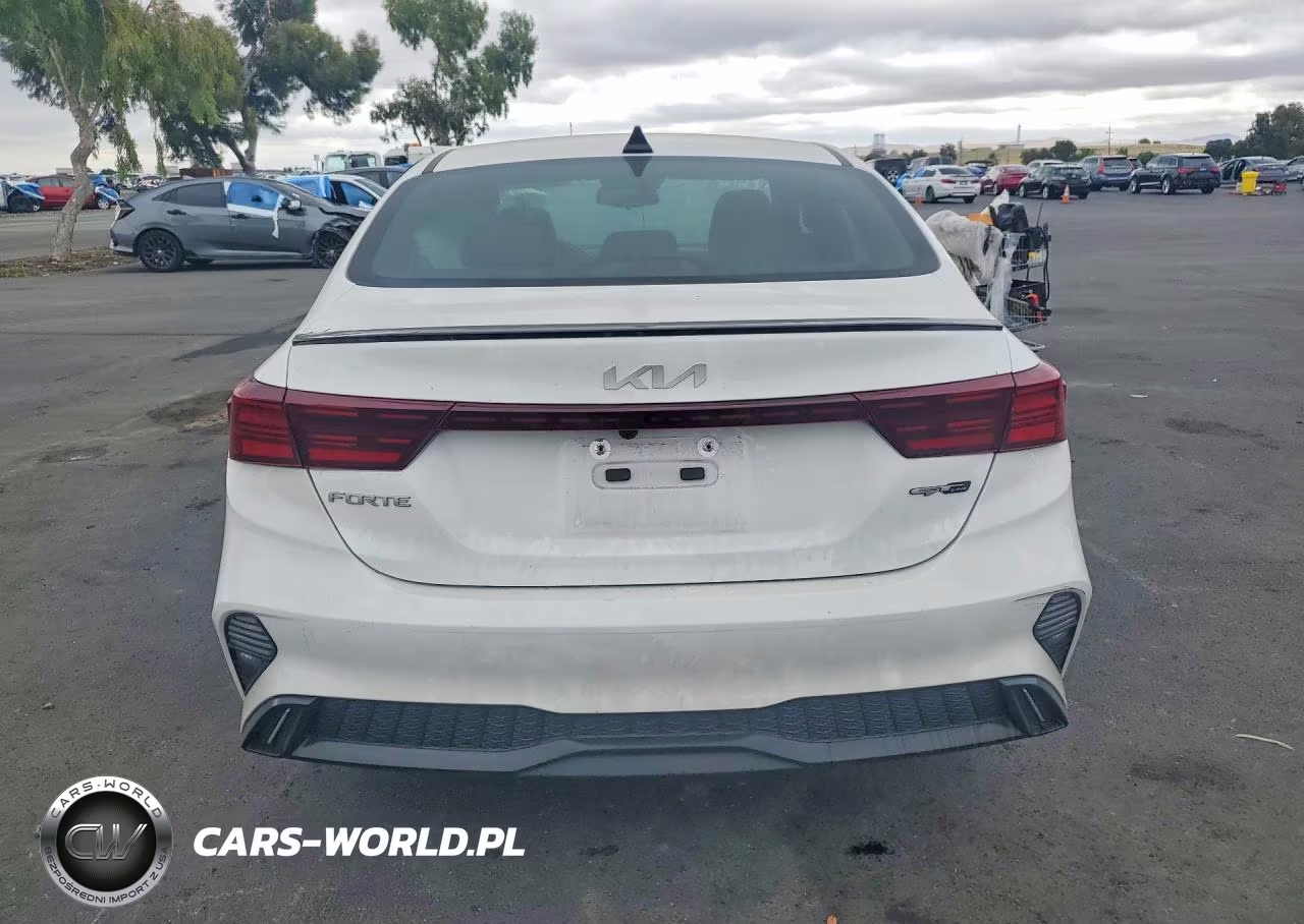 2024 Kia Forte Gt Line VIN:3KPF54AD2RE751710 - 6