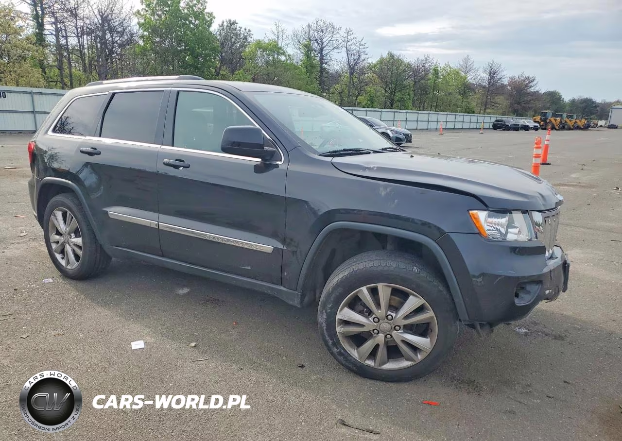 2012 Jeep Grand Cherokee Laredo VIN:1C4RJFAG4CC318743 - 4