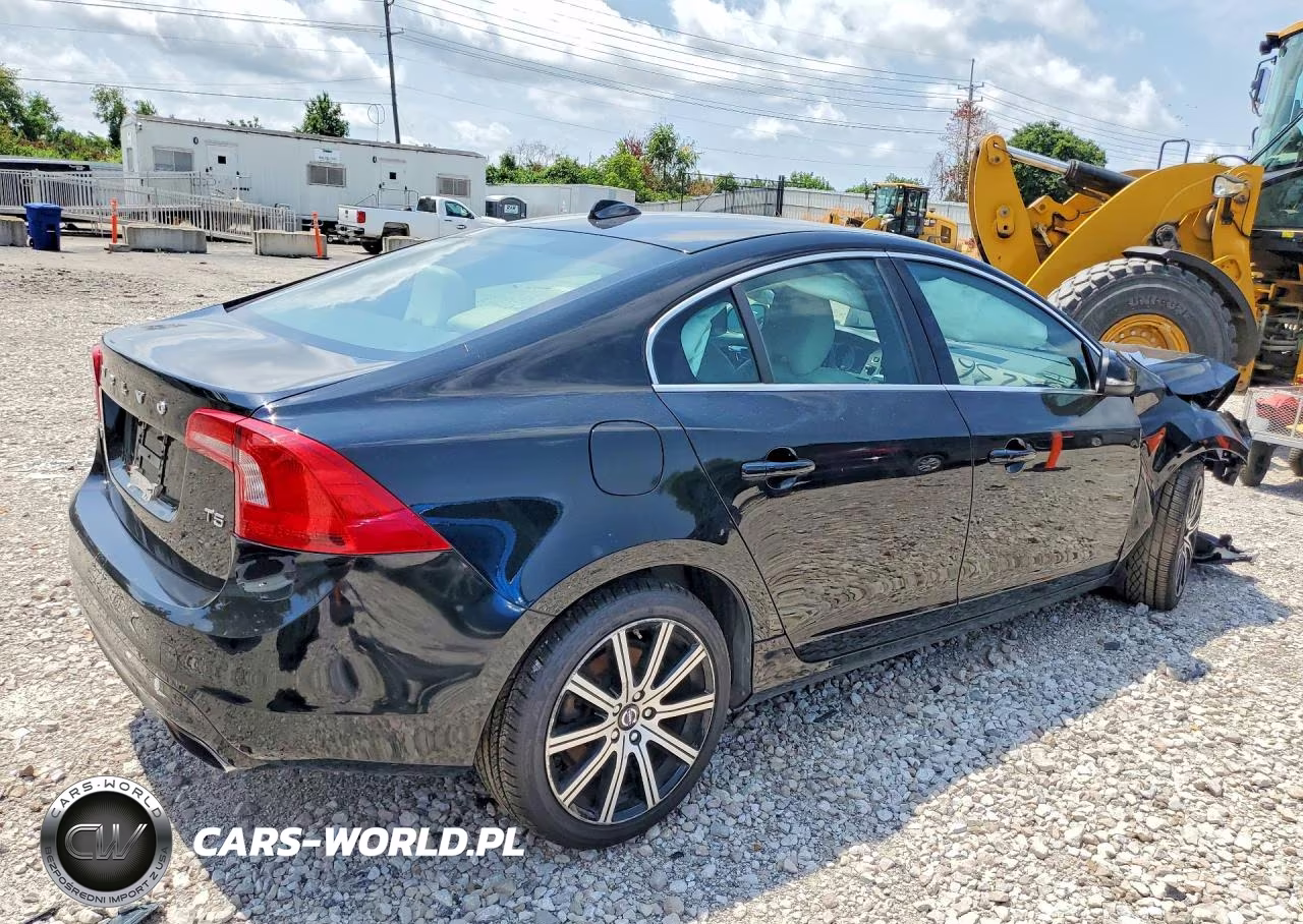 2015 Volvo S60 Platinum VIN:YV149MFM6F2335618 - 3