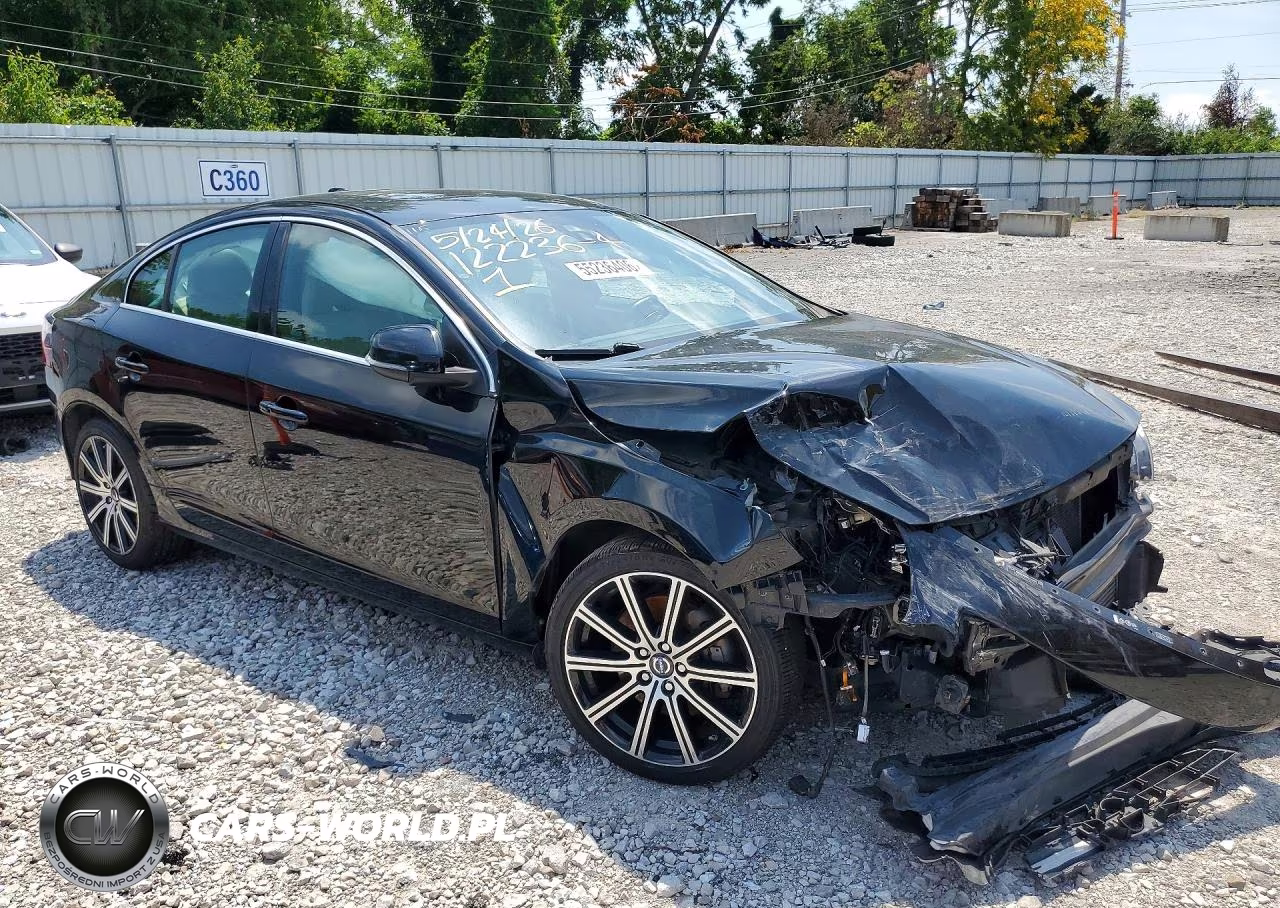 2015 Volvo S60 Platinum VIN:YV149MFM6F2335618 - 4