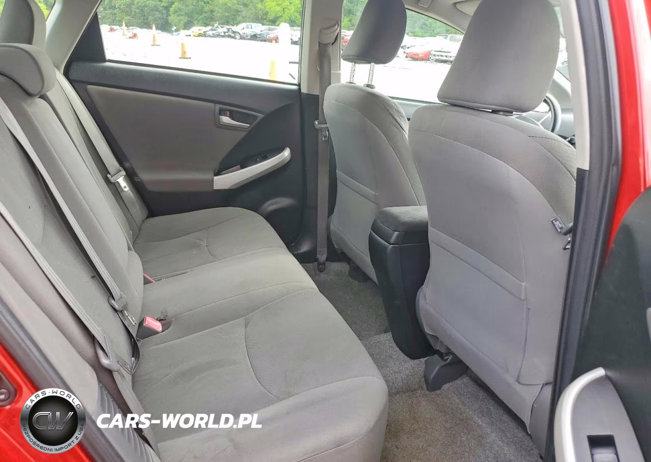 2013 Toyota Prius Two VIN:JTDKN3DU2D1630160 - 10