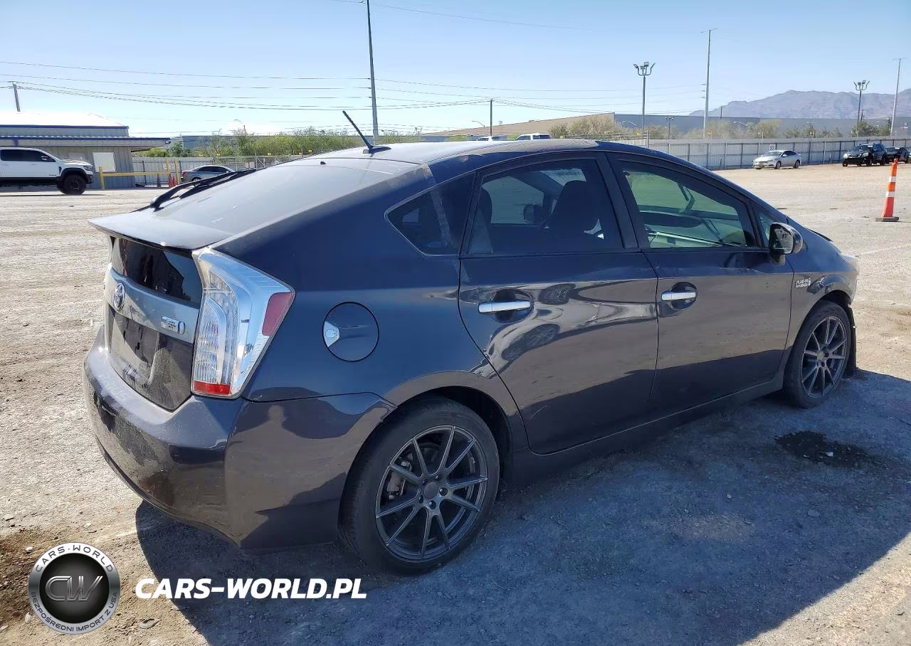2015 Toyota Prius Plug-In Hybrid Base VIN:JTDKN3DP9F3071398 - 3
