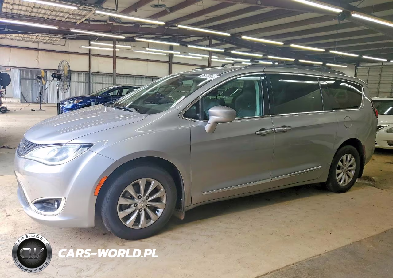 2017 Chrysler Pacifica Touring L – zdjęcie 1 z 13