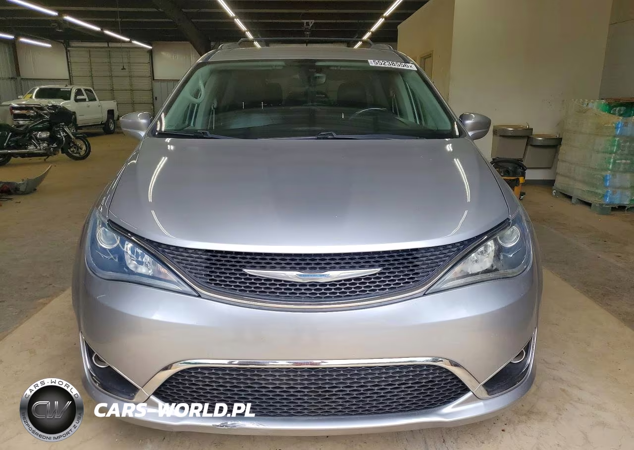 2017 Chrysler Pacifica Touring L VIN:2C4RC1BG9HR576198 - 5