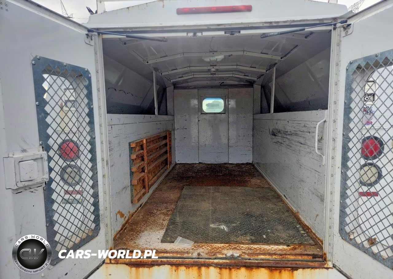2008 Ford Econoline E350 Super Duty Cutaway Van VIN:1FDSE35L98DA70417 - 10