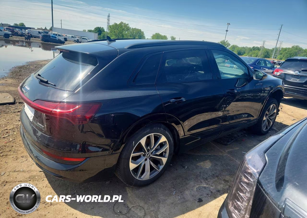 2021 Audi E-Tron Premium Plus VIN:WA1LAAGE1MB020277 - 3