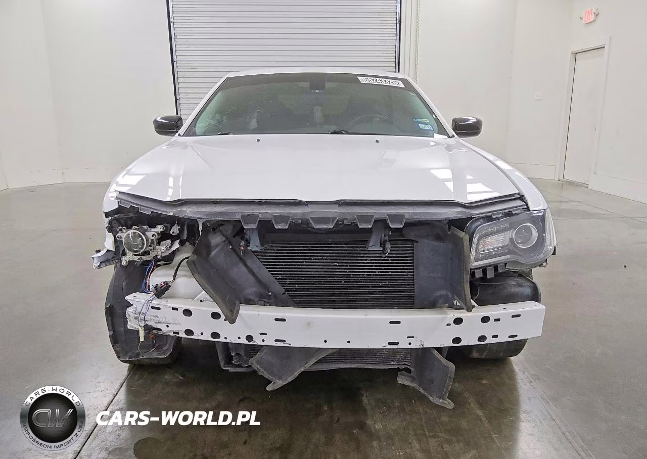 2022 Chrysler 300 Touring VIN:2C3CCAAG1NH107572 - 5