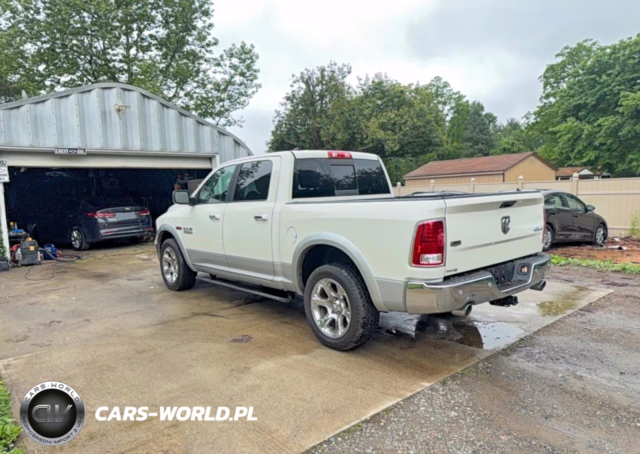 2018 Ram 1500 Laramie 4X4 5'7 Box VIN:1C6RR7NM9JS254451 - 3
