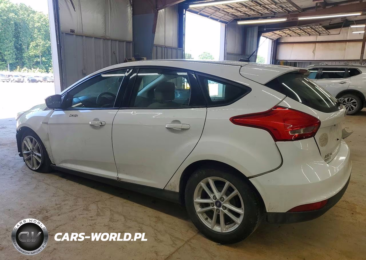 2018 Ford Focus Se VIN:1FADP3K21JL299243 - 2