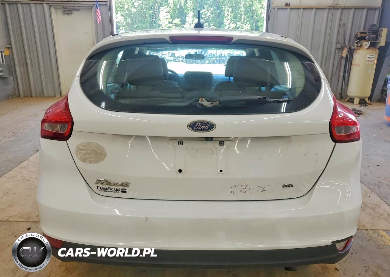 2018 Ford Focus Se VIN:1FADP3K21JL299243 - 6