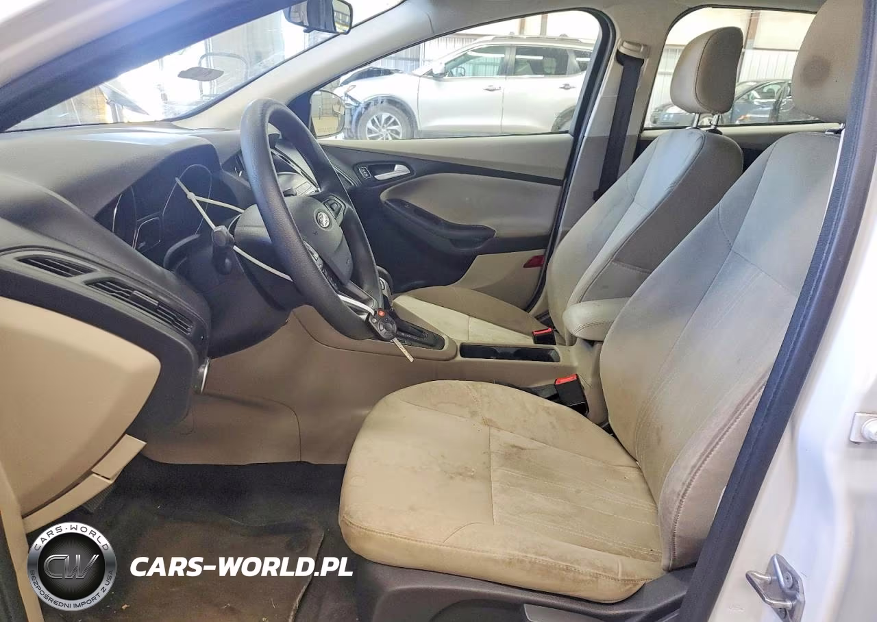 2018 Ford Focus Se VIN:1FADP3K21JL299243 - 7